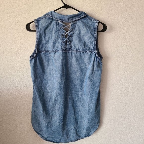 Rock & Republic Sleeveless Denim Blouse Women's Size XS - Picture 2 of 9